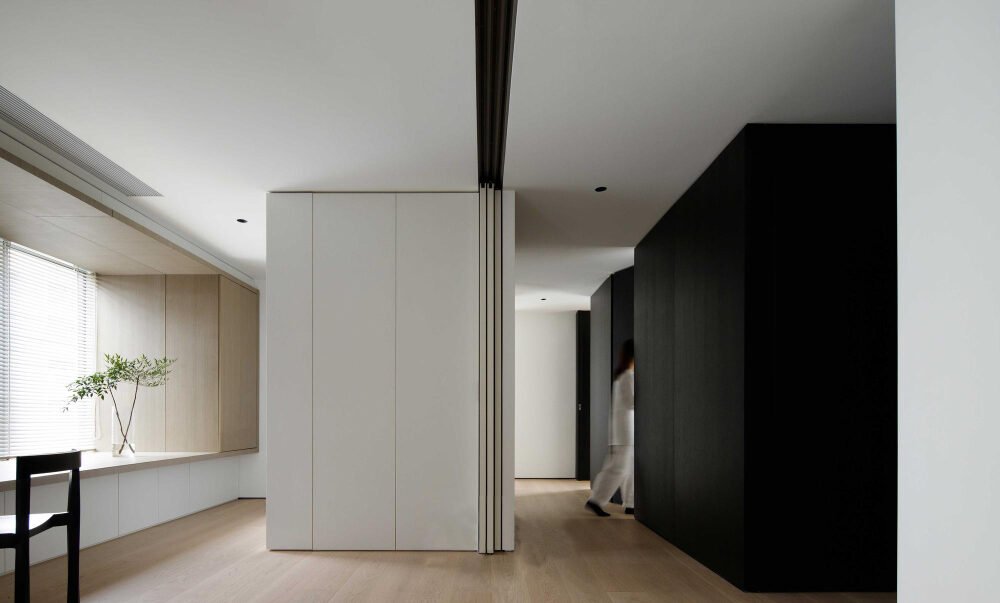 Designing a Modern Entryway That’s as Beautiful as It Is Functional